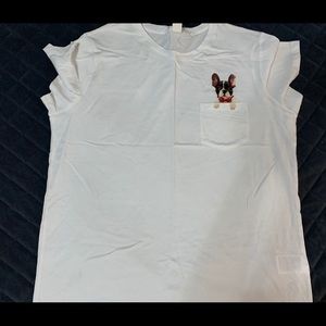 White t-shirt with doggie on pocket